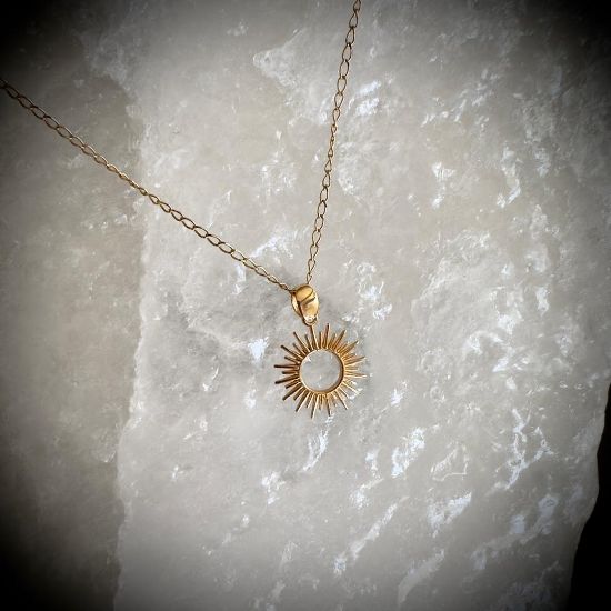 تصویر مدال مینیمال خورشید